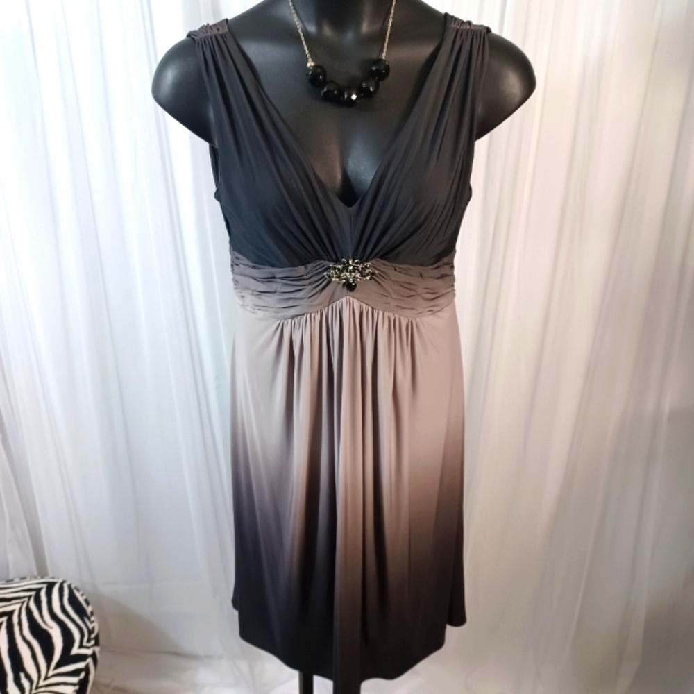 Dressbarn Collection Sleeveless Sheath Ombre Gray/Taupe/Black Dress Size: 12